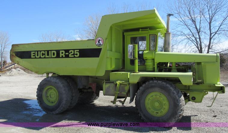image for item F8383 Euclid R25 haul truck