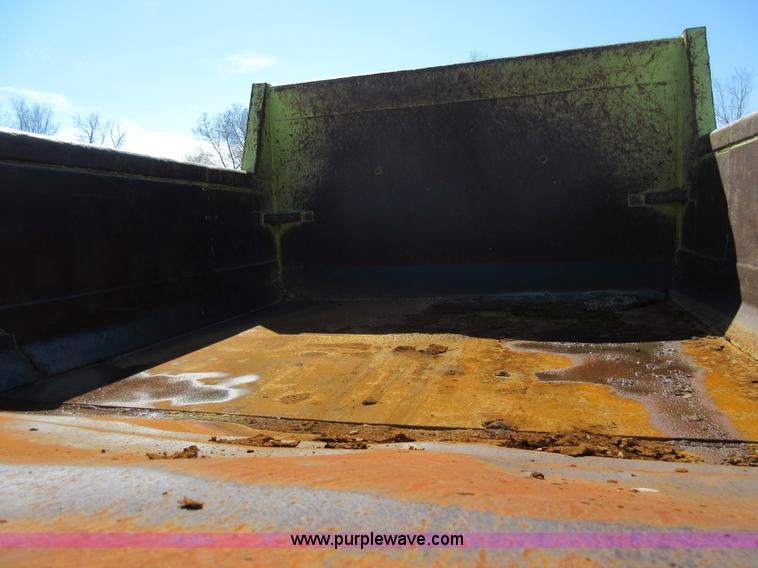 image for item F8383 Euclid R25 haul truck