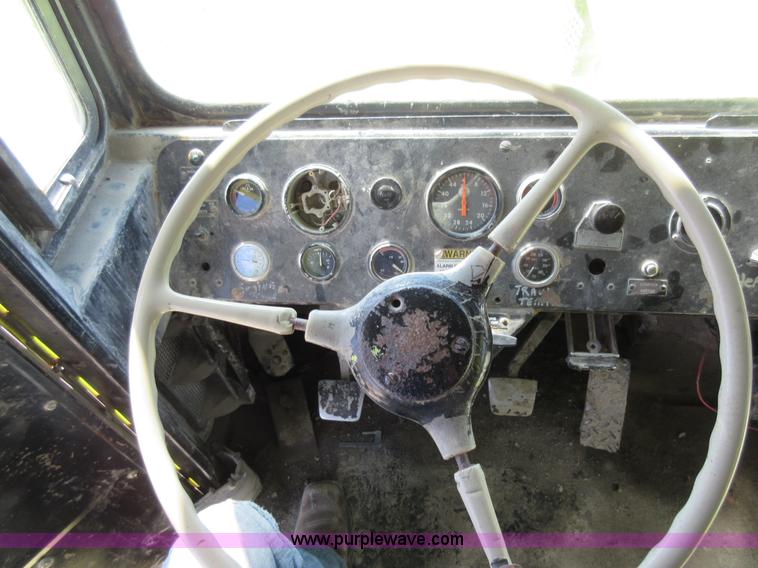 image for item F8383 Euclid R25 haul truck