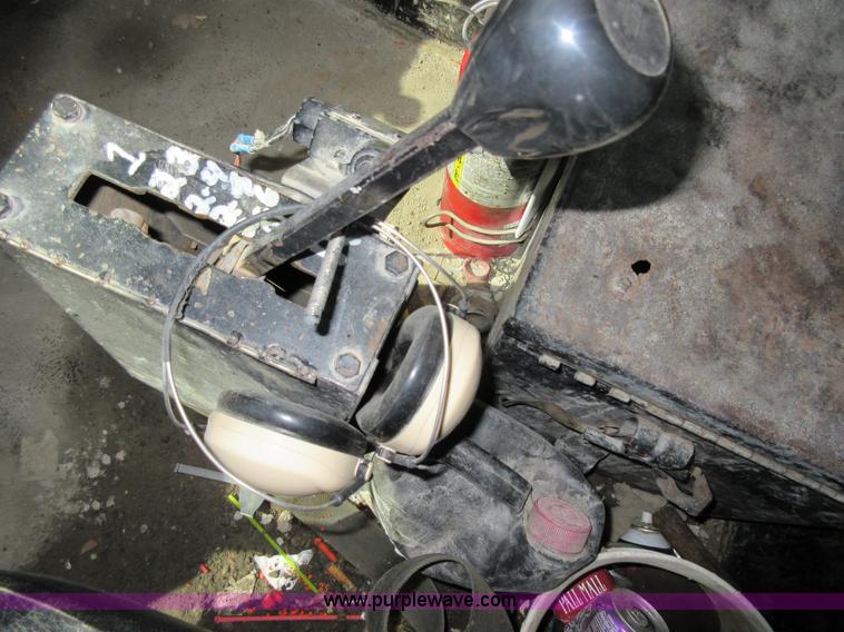 image for item F8383 Euclid R25 haul truck