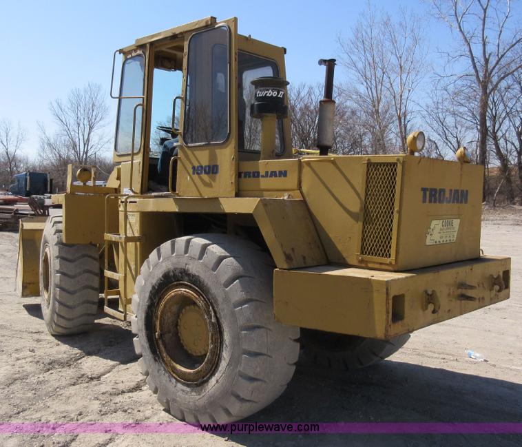 image for item F8385 Trojan 1900 wheel loader