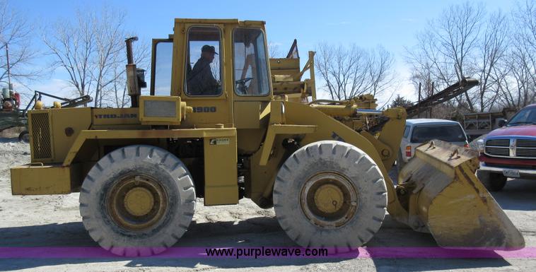 image for item F8385 Trojan 1900 wheel loader