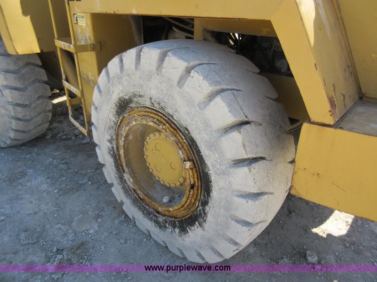 image for item F8385 Trojan 1900 wheel loader