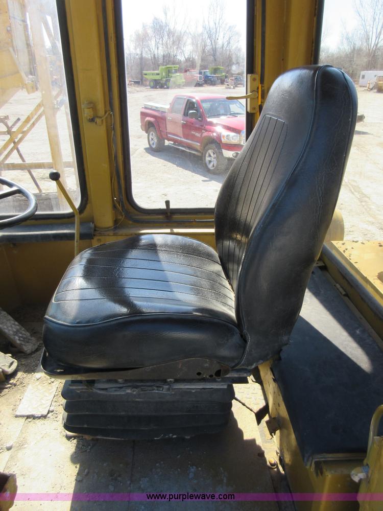 image for item F8385 Trojan 1900 wheel loader