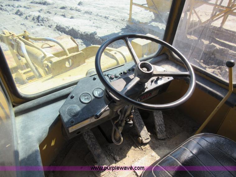 image for item F8385 Trojan 1900 wheel loader