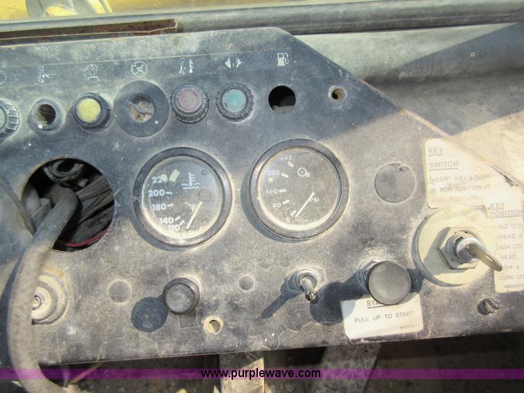 image for item F8385 Trojan 1900 wheel loader