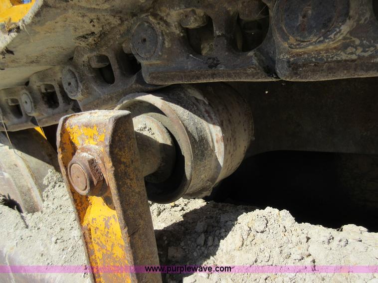 image for item F8387 International 250 track loader