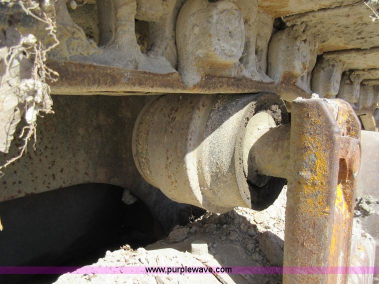 image for item F8387 International 250 track loader