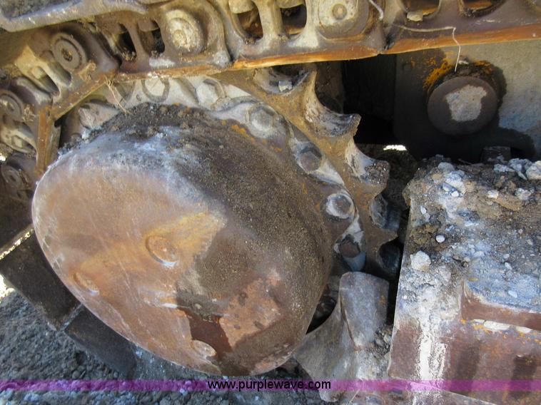 image for item F8387 International 250 track loader