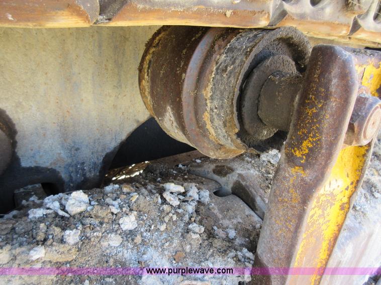 image for item F8387 International 250 track loader