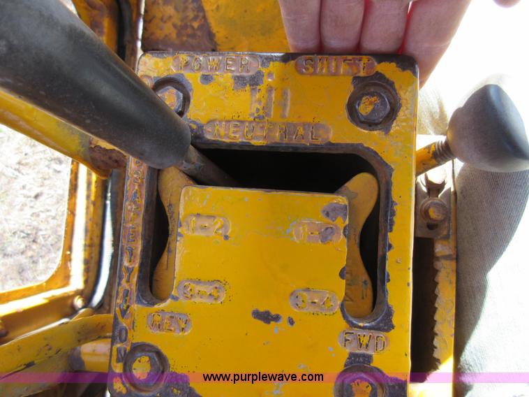 image for item F8387 International 250 track loader