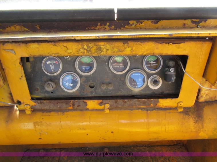 image for item F8387 International 250 track loader