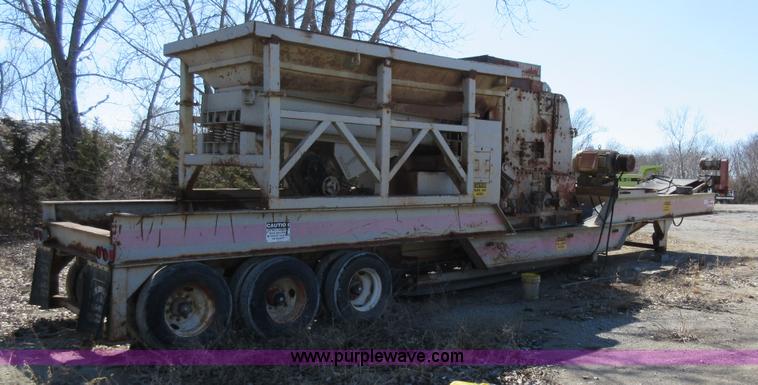 image for item F8388 Pioneer 3850 impact crusher