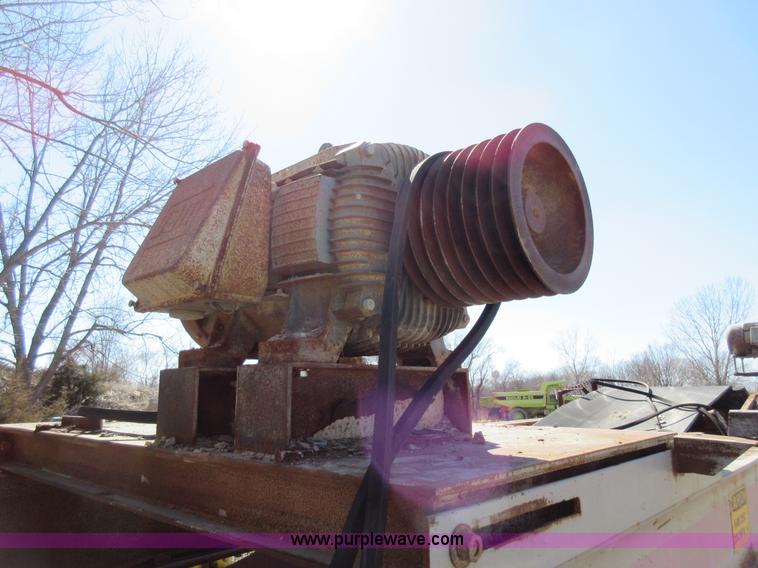 image for item F8388 Pioneer 3850 impact crusher