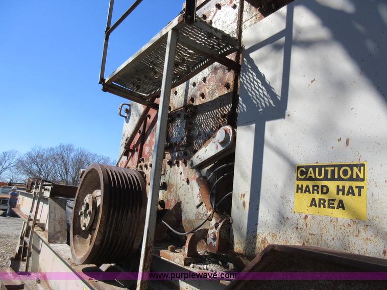 image for item F8388 Pioneer 3850 impact crusher