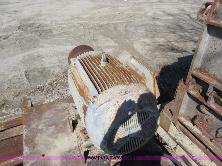 image for item F8388 Pioneer 3850 impact crusher