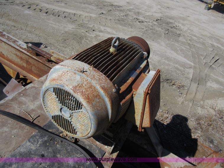 image for item F8388 Pioneer 3850 impact crusher