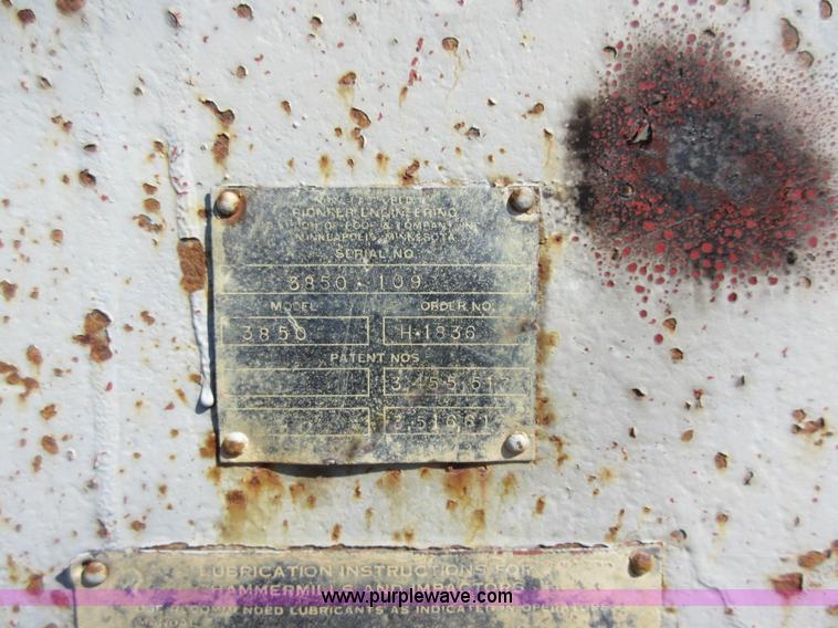 image for item F8388 Pioneer 3850 impact crusher