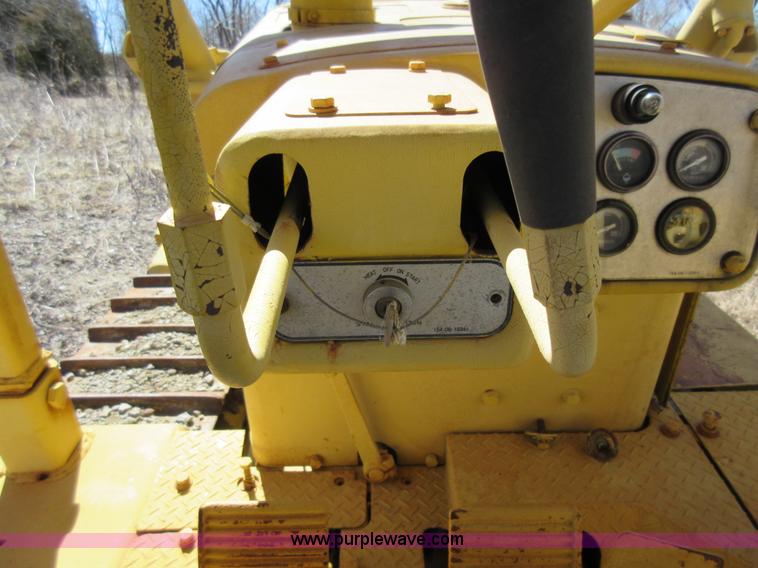 image for item F8403 1978 Komatsu D85A Series 12 dozer