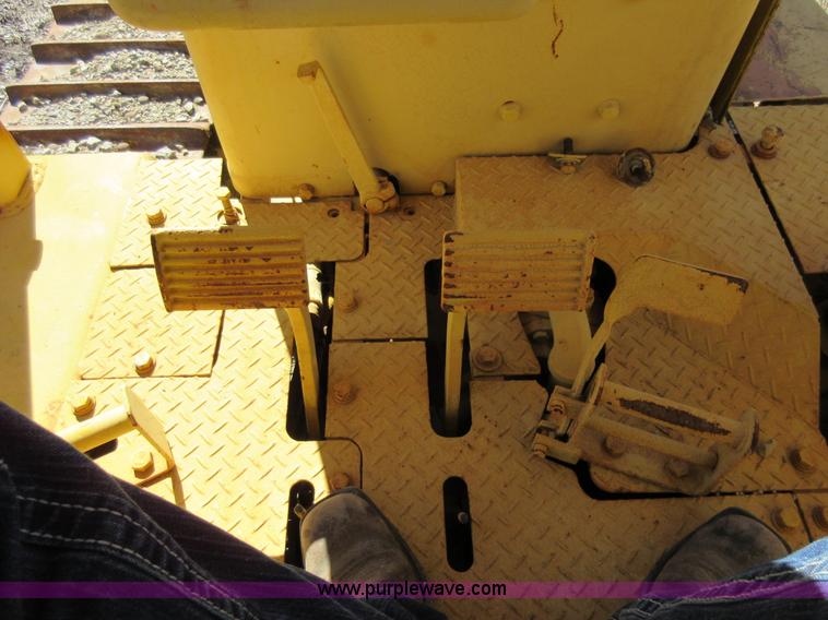 image for item F8403 1978 Komatsu D85A Series 12 dozer