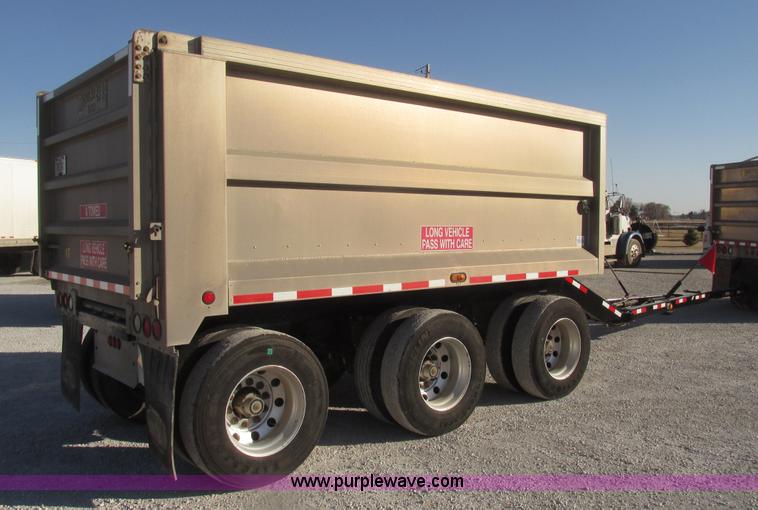 image for item G9755 2009 Cornhusker 800 pup dump trailer