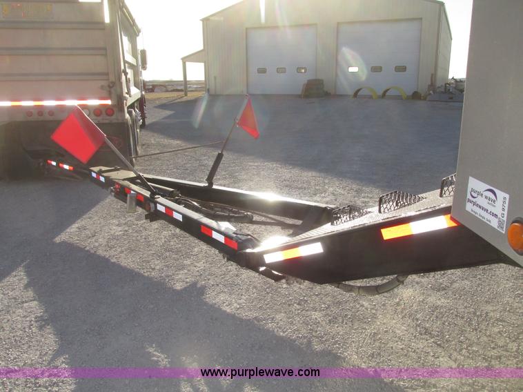 image for item G9755 2009 Cornhusker 800 pup dump trailer