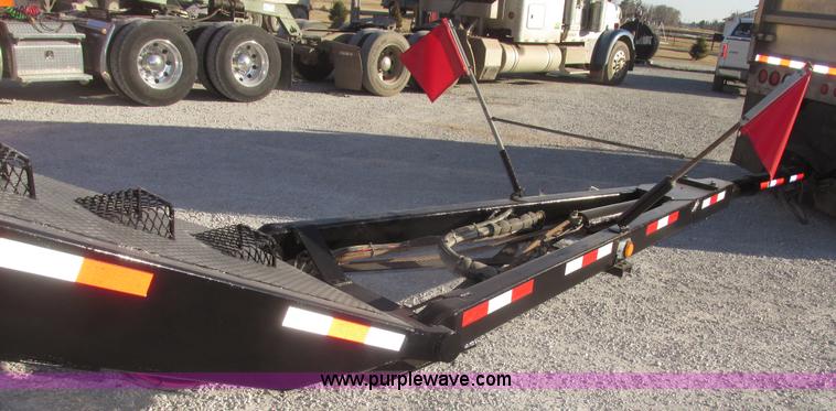 image for item G9755 2009 Cornhusker 800 pup dump trailer