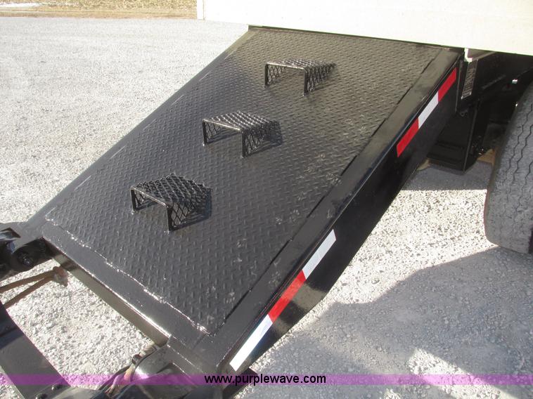 image for item G9755 2009 Cornhusker 800 pup dump trailer