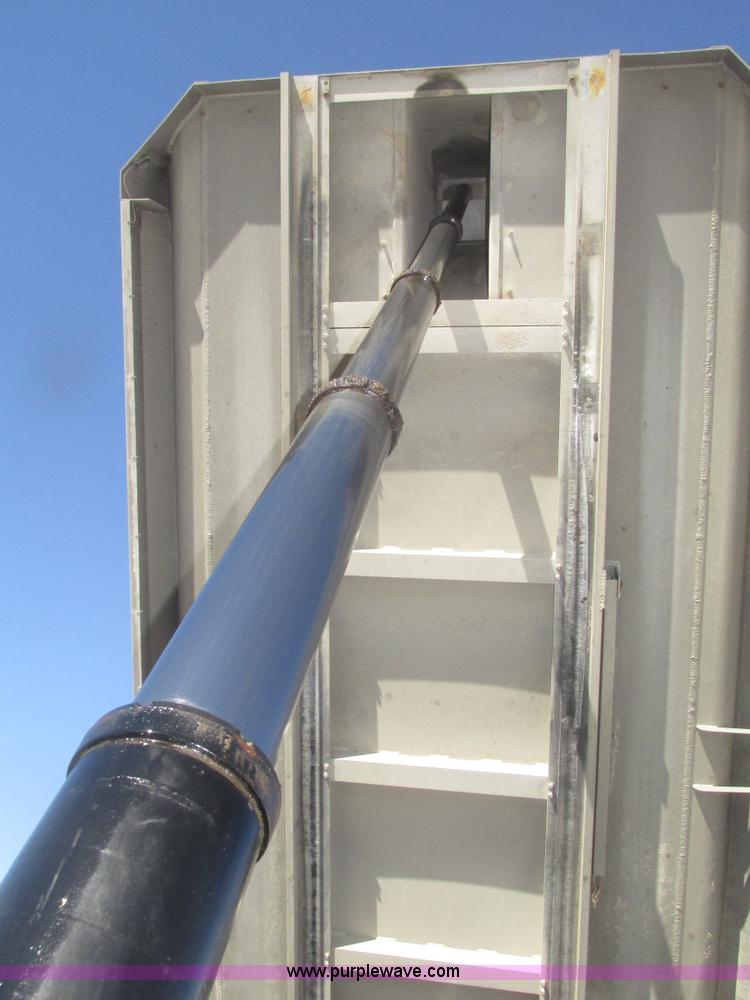 image for item G9755 2009 Cornhusker 800 pup dump trailer