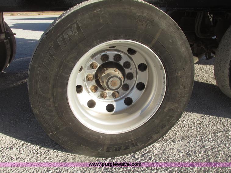 image for item G9755 2009 Cornhusker 800 pup dump trailer