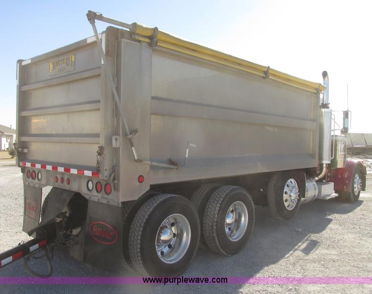 image for item G9756 2004 Peterbilt 379 dump truck
