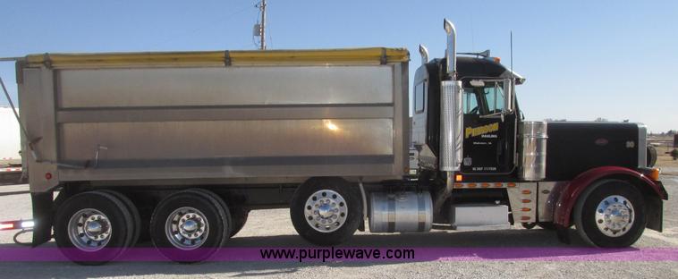 image for item G9756 2004 Peterbilt 379 dump truck