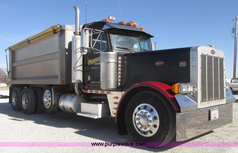 image for item G9756 2004 Peterbilt 379 dump truck