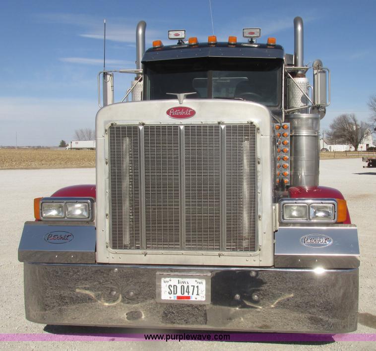 image for item G9756 2004 Peterbilt 379 dump truck