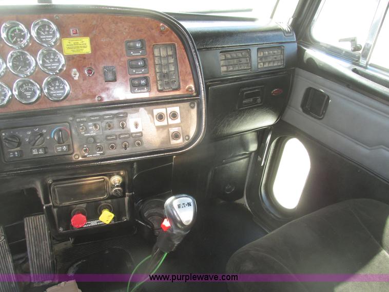 image for item G9756 2004 Peterbilt 379 dump truck