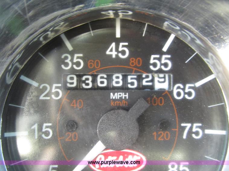 image for item G9756 2004 Peterbilt 379 dump truck