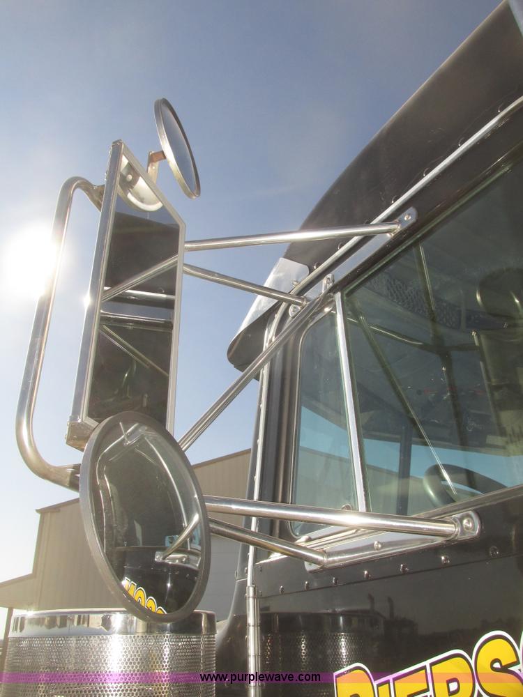 image for item G9756 2004 Peterbilt 379 dump truck