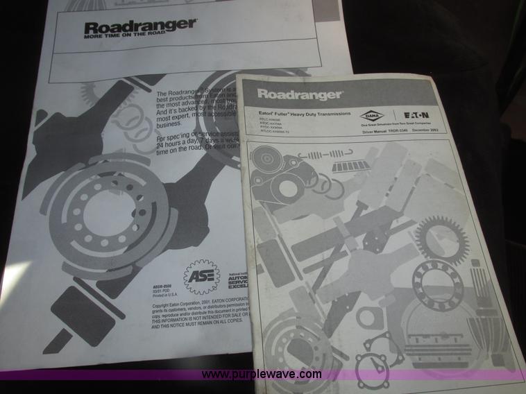 image for item G9756 2004 Peterbilt 379 dump truck