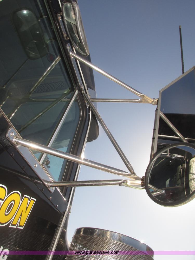 image for item G9756 2004 Peterbilt 379 dump truck