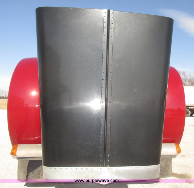 image for item G9756 2004 Peterbilt 379 dump truck