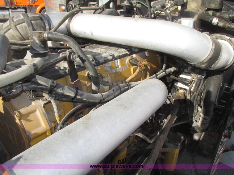 image for item G9756 2004 Peterbilt 379 dump truck