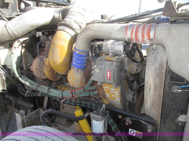 image for item G9756 2004 Peterbilt 379 dump truck