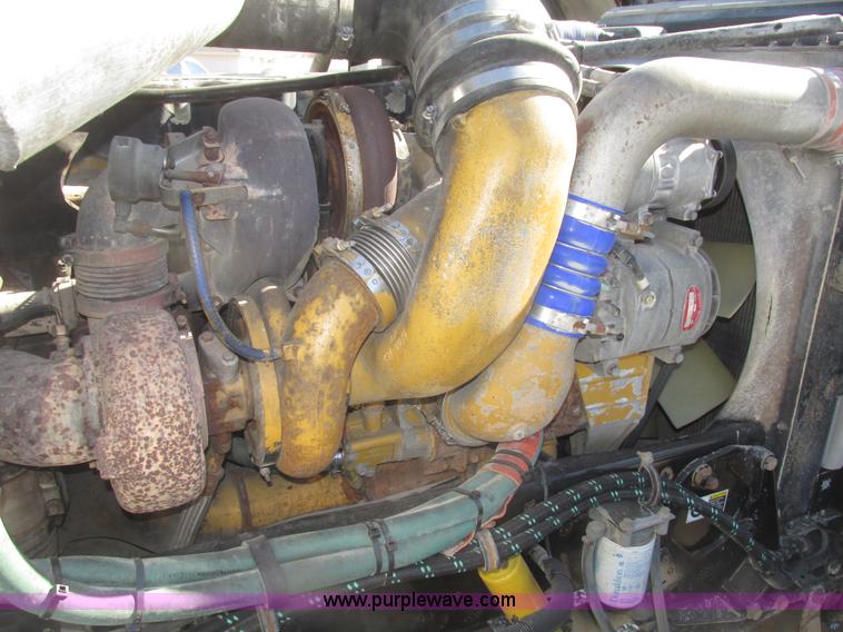 image for item G9756 2004 Peterbilt 379 dump truck