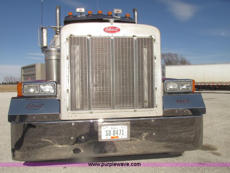 image for item G9756 2004 Peterbilt 379 dump truck