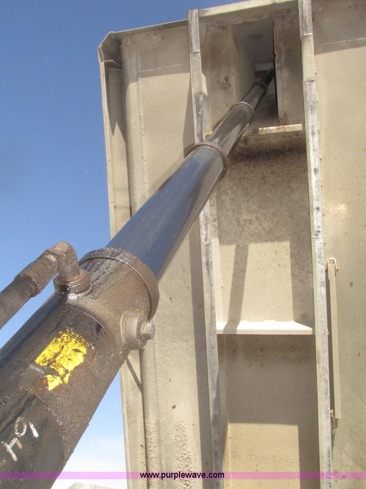 image for item G9756 2004 Peterbilt 379 dump truck