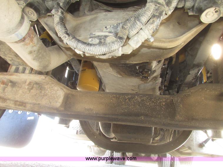 image for item G9756 2004 Peterbilt 379 dump truck