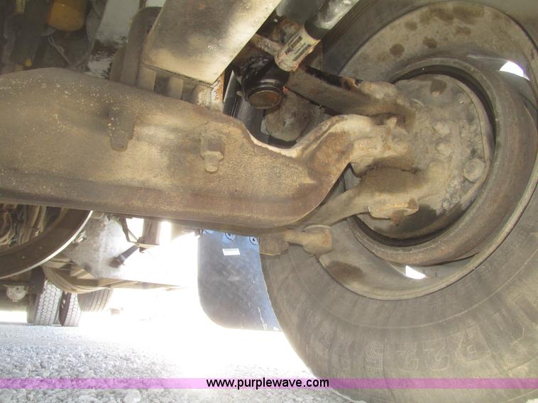 image for item G9756 2004 Peterbilt 379 dump truck