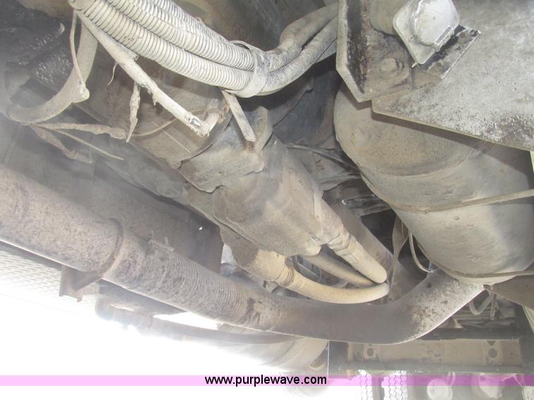 image for item G9756 2004 Peterbilt 379 dump truck