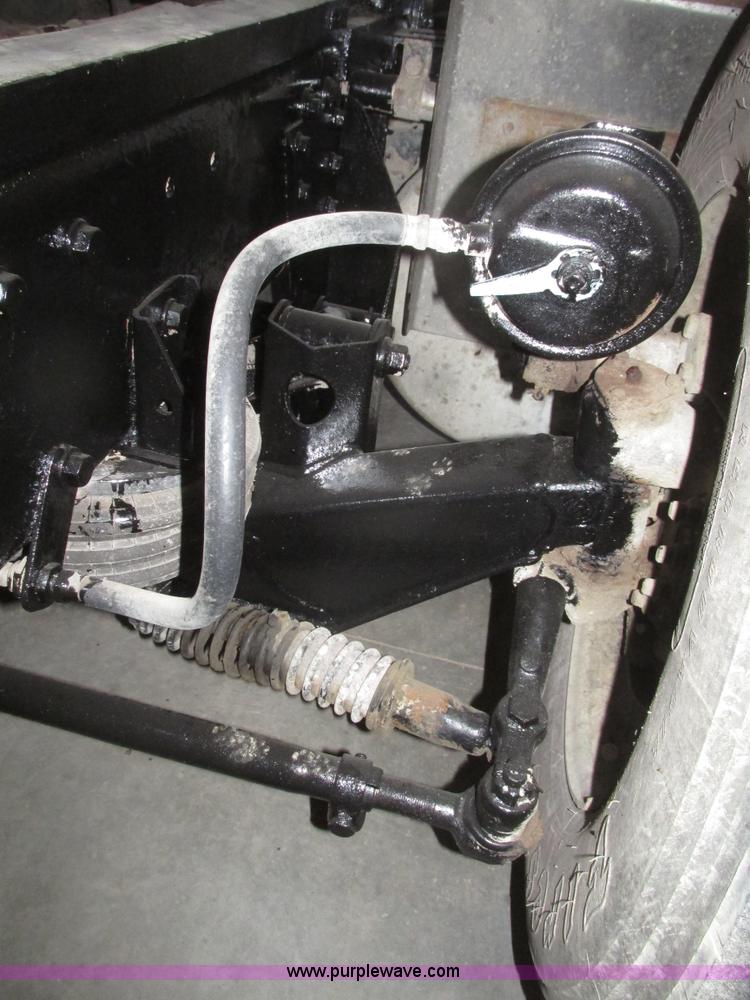 image for item G9756 2004 Peterbilt 379 dump truck