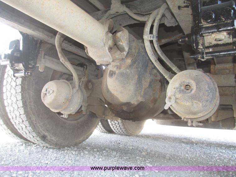 image for item G9756 2004 Peterbilt 379 dump truck